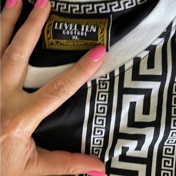 Men’s Level Ten Couture tee XL - Picture 2 of 2